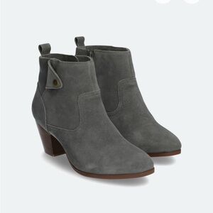 Diba Sophia Suede Boots Dark Grey Size 8W